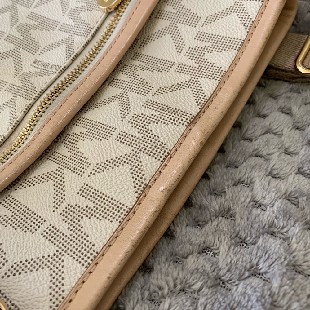 Michael Kors Crossbody Bag Vanilla - Picture 8 of 8